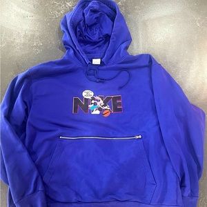 Rare Nike Bugs Bunny hoodie. My daughter wore with leggings. "That's all Folks!"